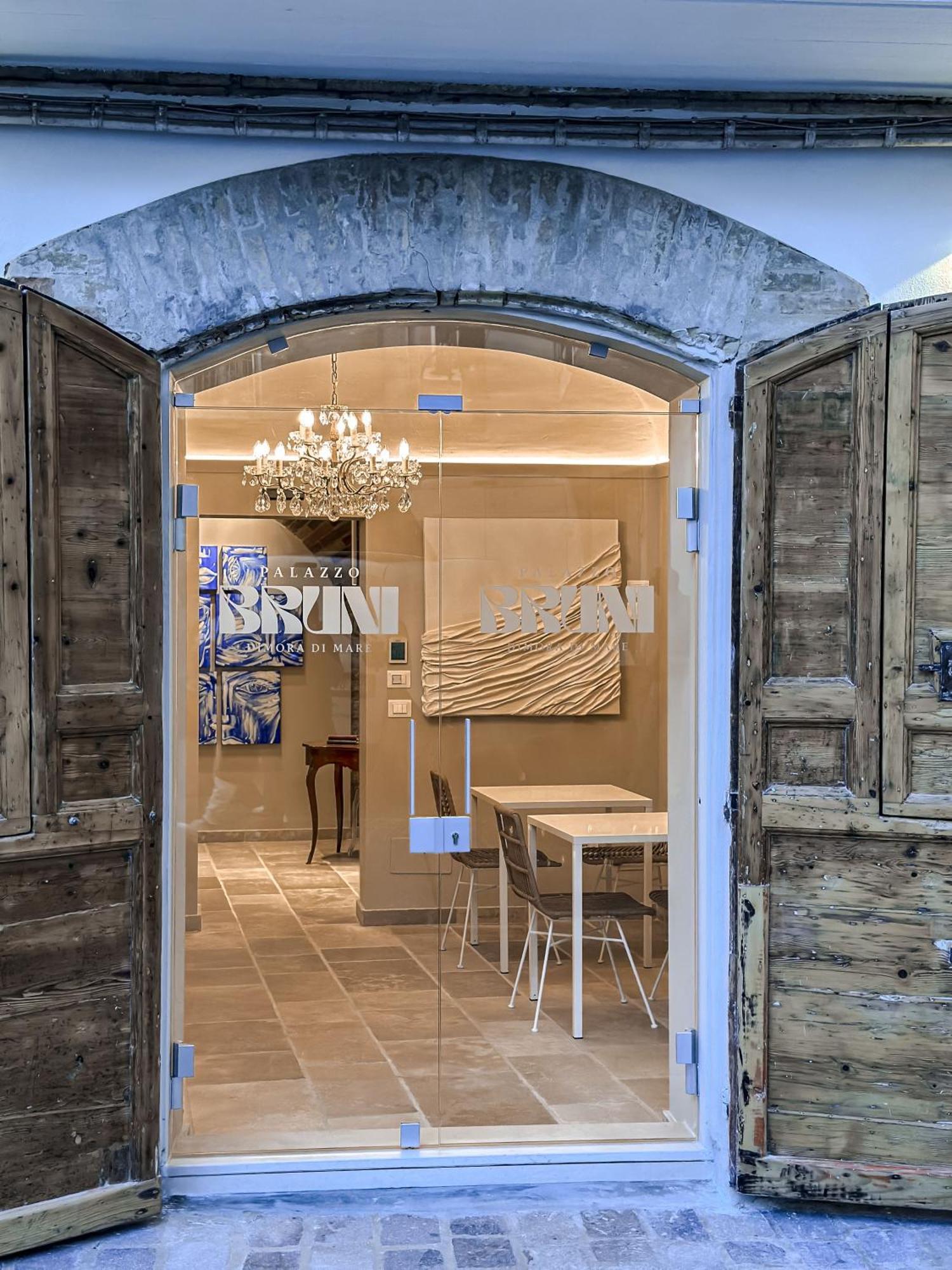 B&B Palazzo Bruni - Dimora Di Mare Marina di San Vito Esterno foto